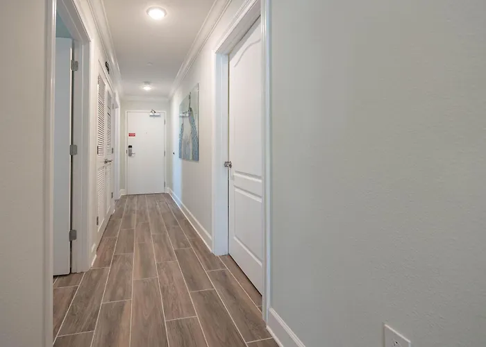 Phoenix Gulf Towers 905 Apartment